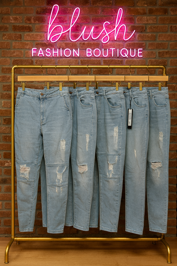 Man Classic Light-Wash Denim Jeans